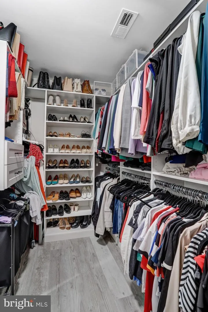 22630 CAMBRIDGEPORT SQUARE Ashburn, VA 20148