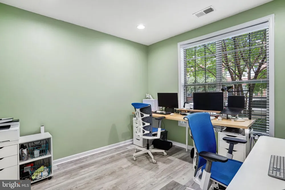 22630 CAMBRIDGEPORT SQUARE Ashburn, VA 20148