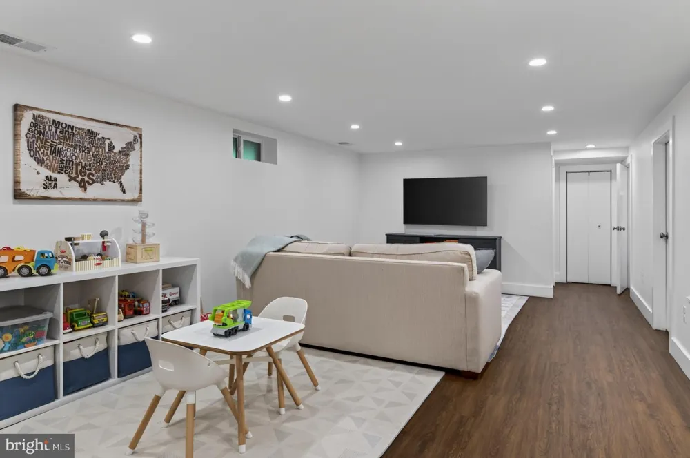 5 BRISTOL CIRCLE Annapolis, MD 21401