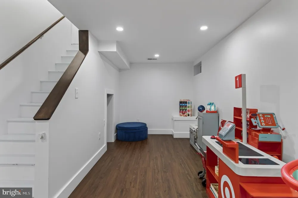 5 BRISTOL CIRCLE Annapolis, MD 21401