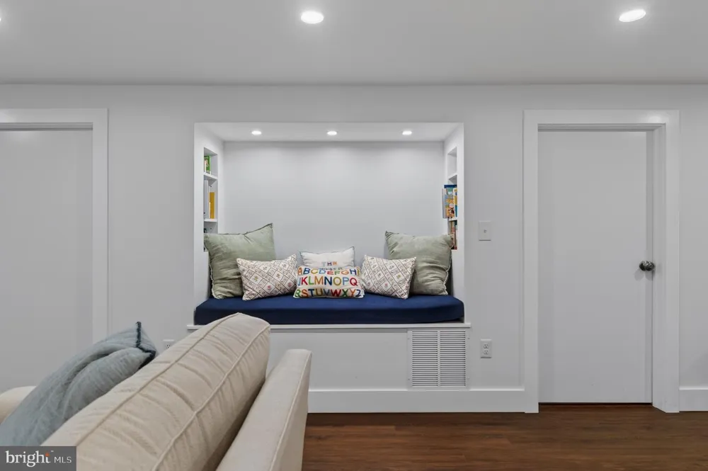 5 BRISTOL CIRCLE Annapolis, MD 21401