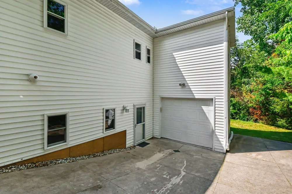 4994 Bluff Drive NE Grand Rapids, MI 49525