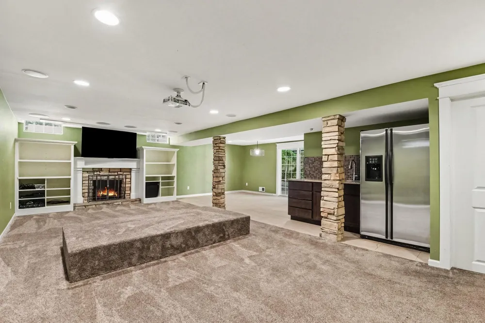 4994 Bluff Drive NE Grand Rapids, MI 49525