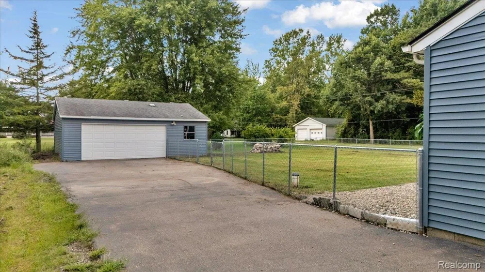 13065 Neff Road Vienna Charter Township, MI 48420