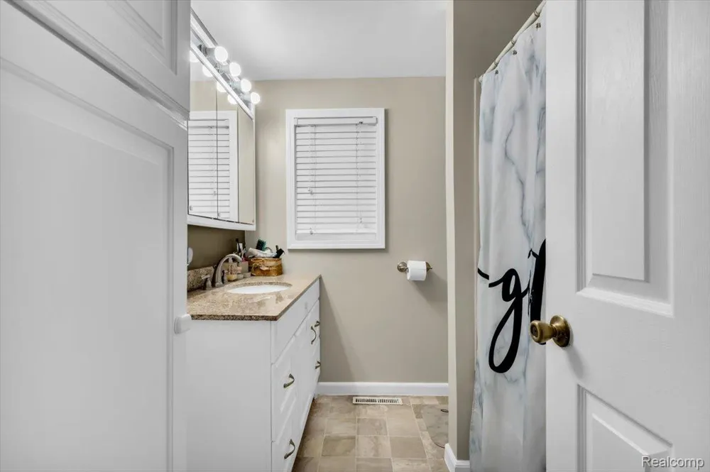 13065 Neff Road Vienna Charter Township, MI 48420