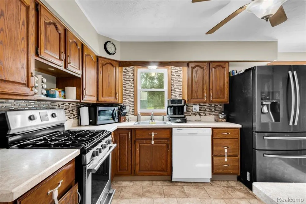 13065 Neff Road Vienna Charter Township, MI 48420
