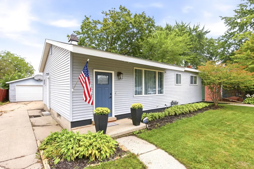 1414 Clay Street Midland City, MI 48642