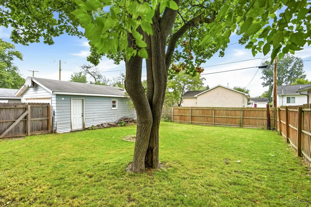 1414 Clay Street Midland City, MI 48642
