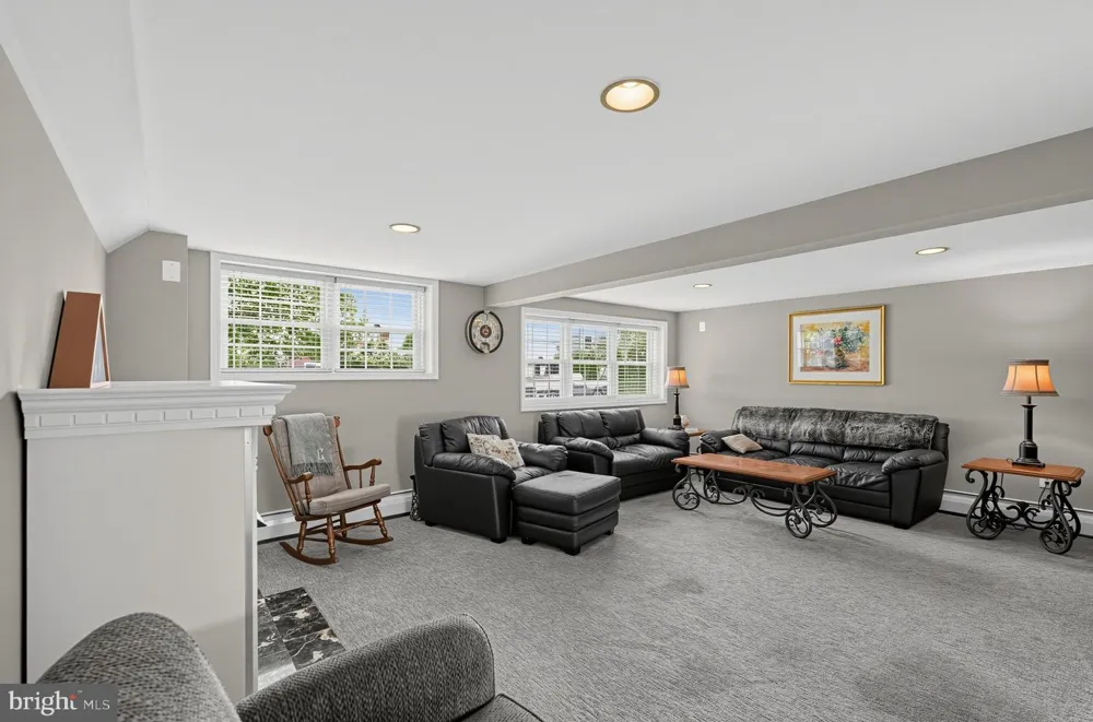 462 CYNTHIA AVENUE Langhorne, PA 19047