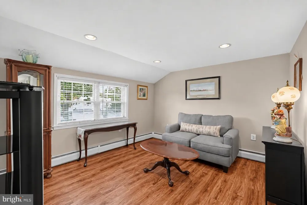 462 CYNTHIA AVENUE Langhorne, PA 19047