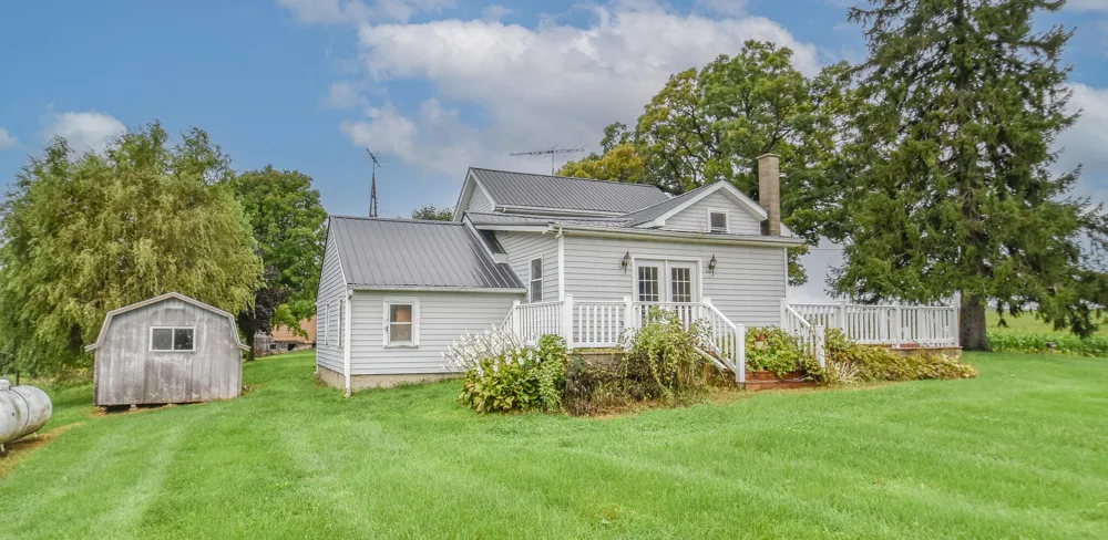 4391 Tamarack Road Hillsdale, MI 49242