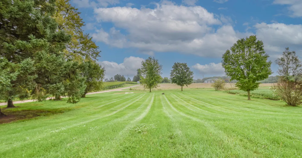 4391 Tamarack Road Hillsdale, MI 49242