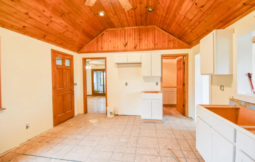 4391 Tamarack Road Hillsdale, MI 49242