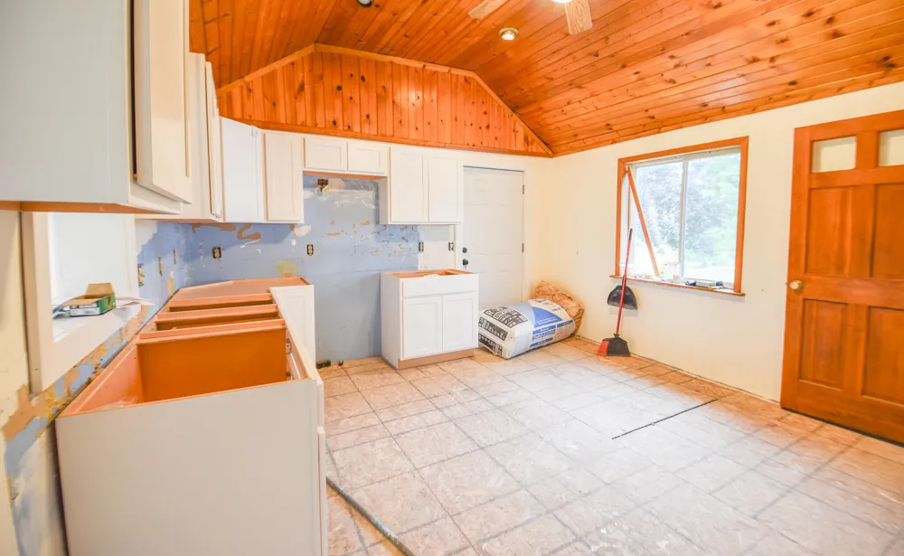 4391 Tamarack Road Hillsdale, MI 49242