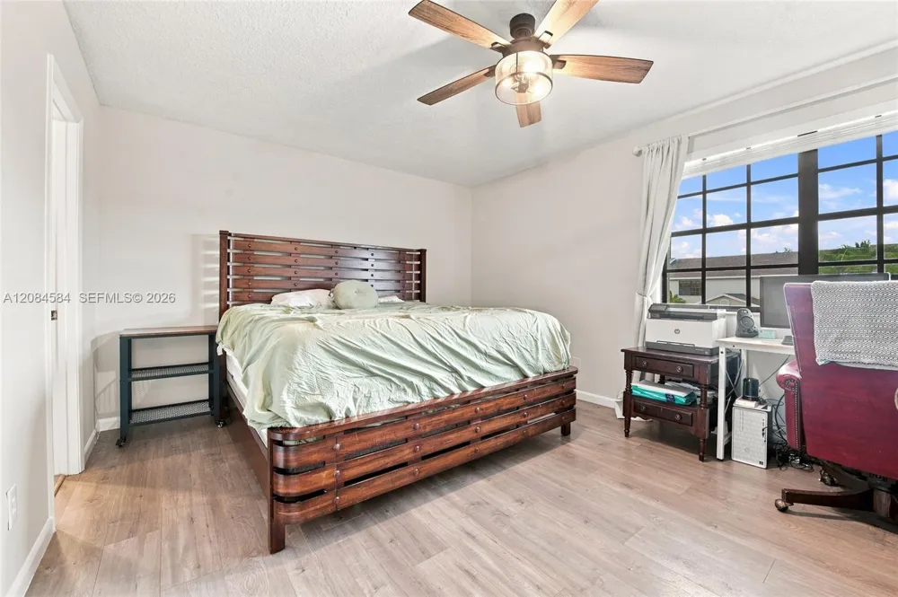 10720 NW 11th St Pembroke Pines, FL 33026