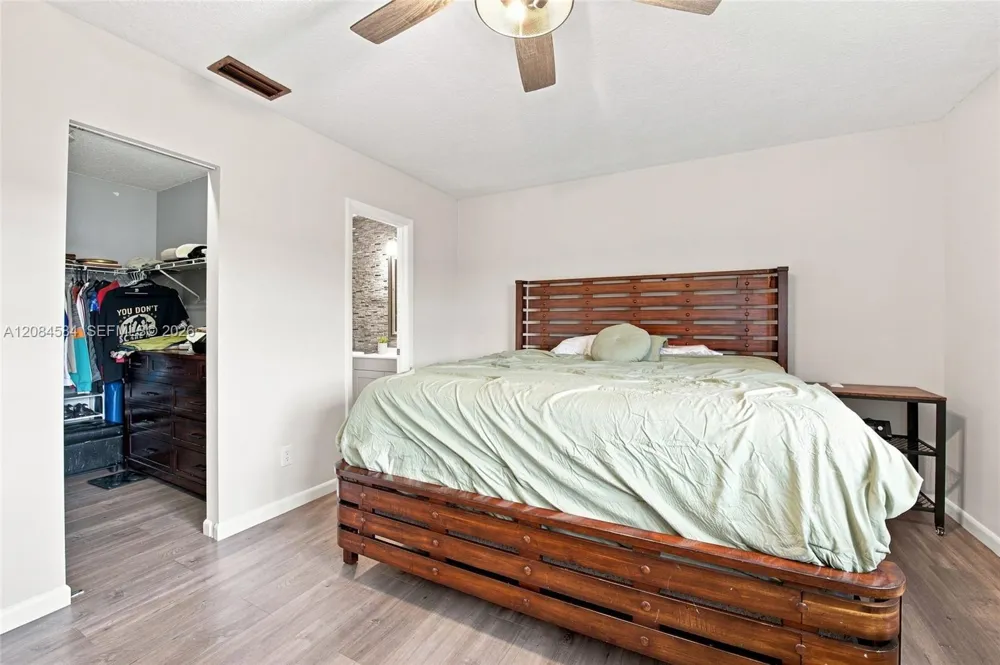 10720 NW 11th St Pembroke Pines, FL 33026