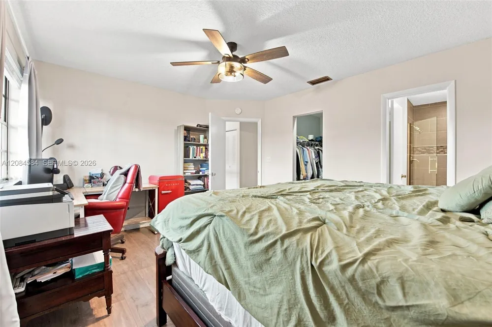 10720 NW 11th St Pembroke Pines, FL 33026