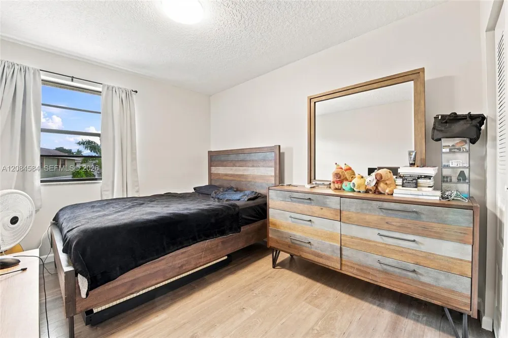 10720 NW 11th St Pembroke Pines, FL 33026