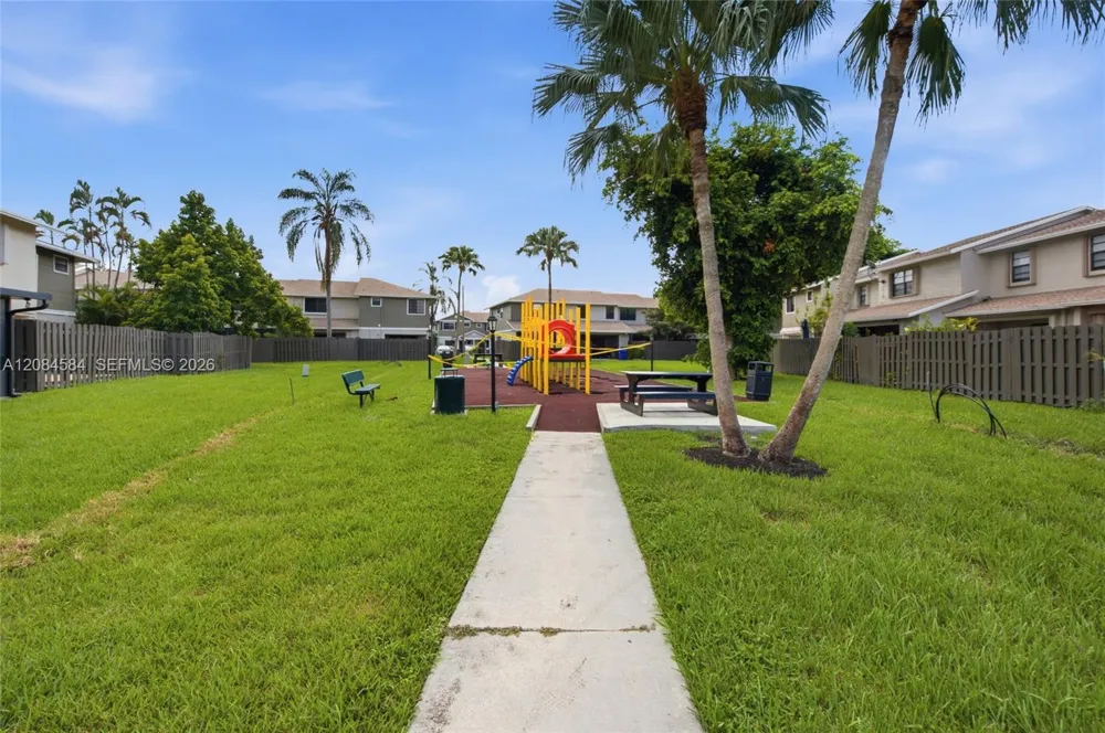 10720 NW 11th St Pembroke Pines, FL 33026