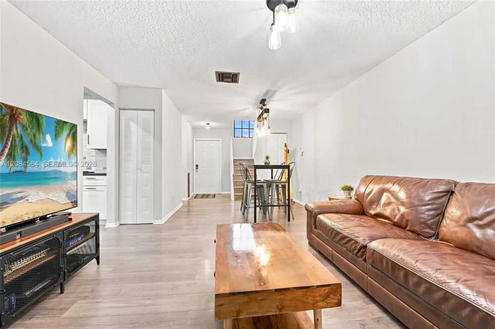 10720 NW 11th St Pembroke Pines, FL 33026