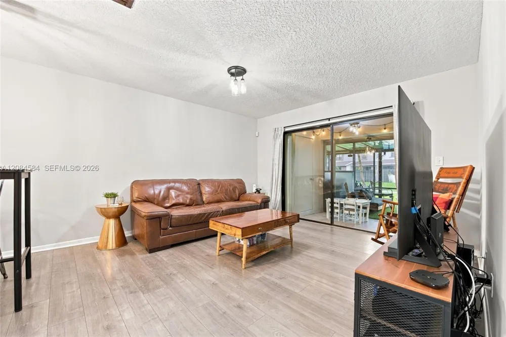 10720 NW 11th St Pembroke Pines, FL 33026