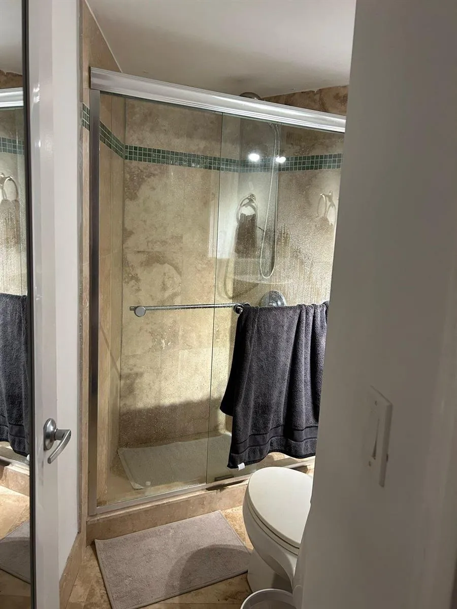 1881 WASHINGTON AVENUE #8E Miami Beach, FL 33139
