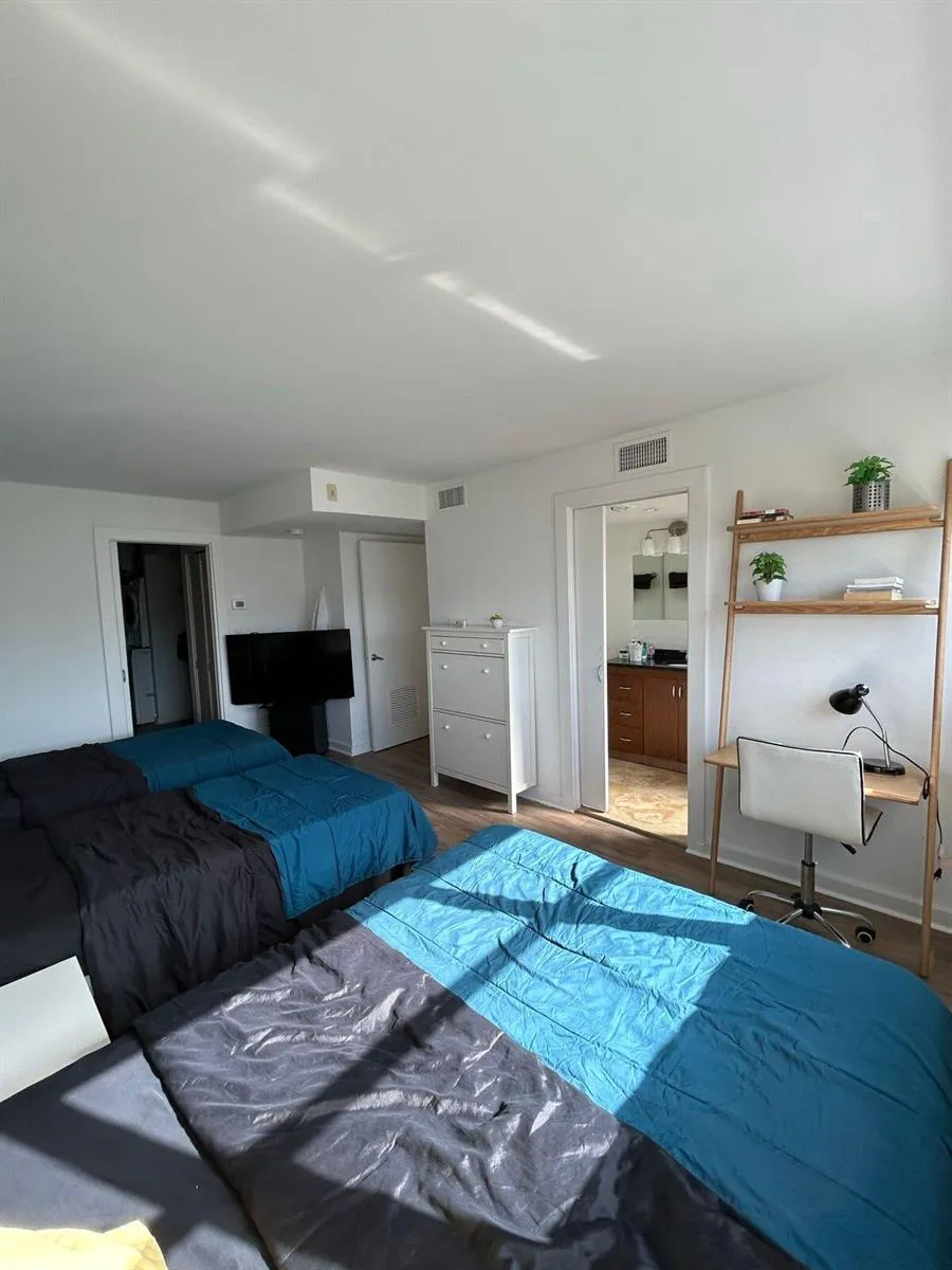 1881 WASHINGTON AVENUE #8E Miami Beach, FL 33139