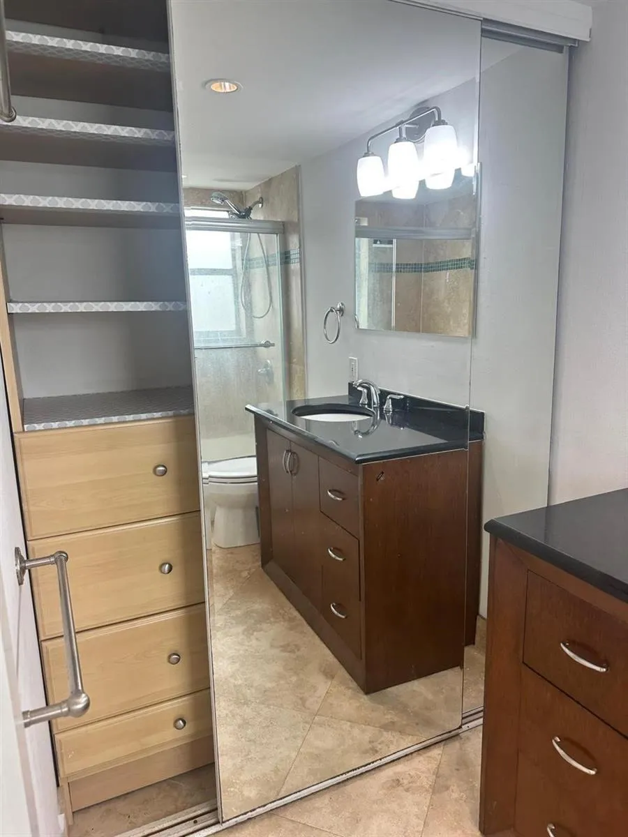 1881 WASHINGTON AVENUE #8E Miami Beach, FL 33139