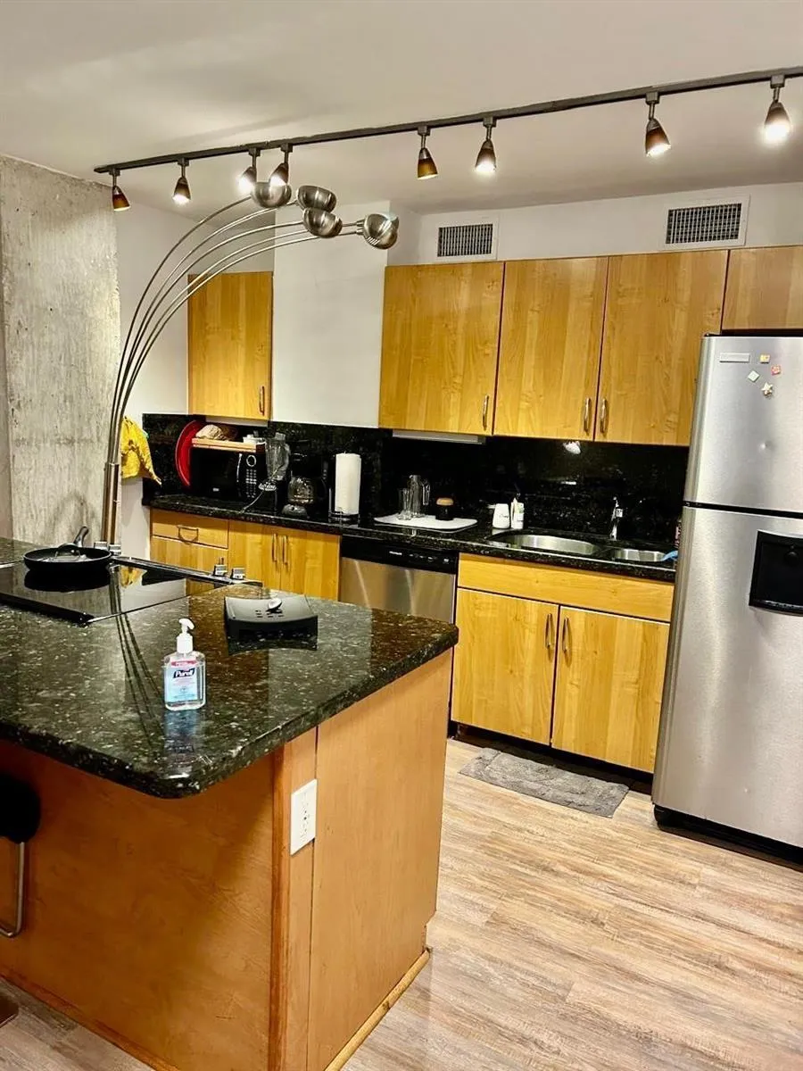 1881 WASHINGTON AVENUE #8E Miami Beach, FL 33139