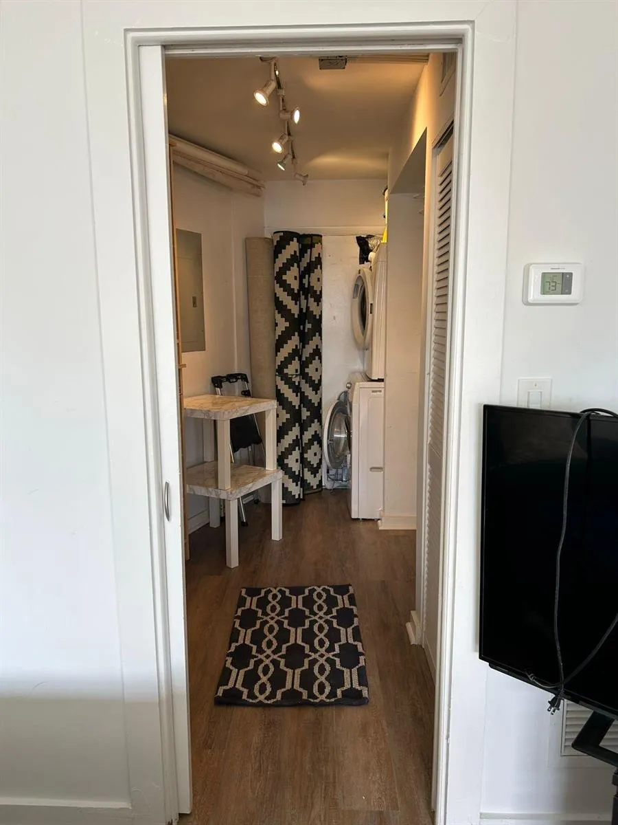 1881 WASHINGTON AVENUE #8E Miami Beach, FL 33139