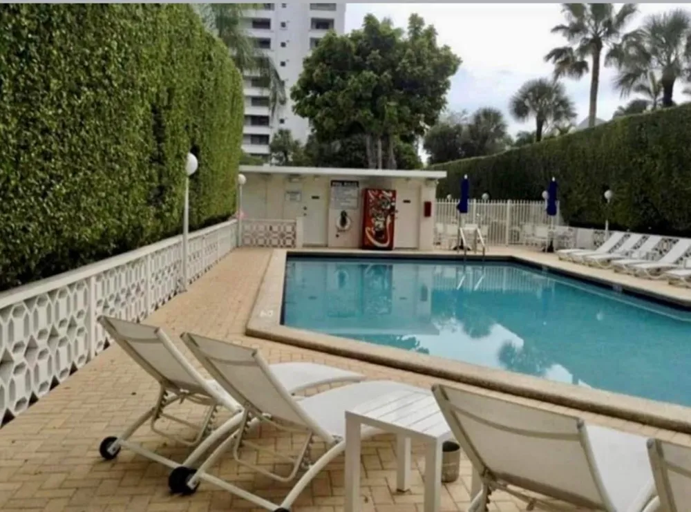 1881 WASHINGTON AVENUE #8E Miami Beach, FL 33139