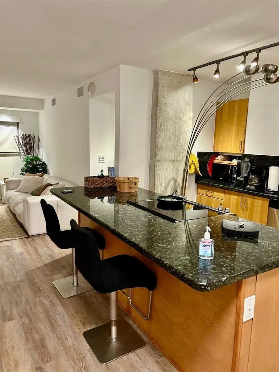 1881 WASHINGTON AVENUE #8E Miami Beach, FL 33139