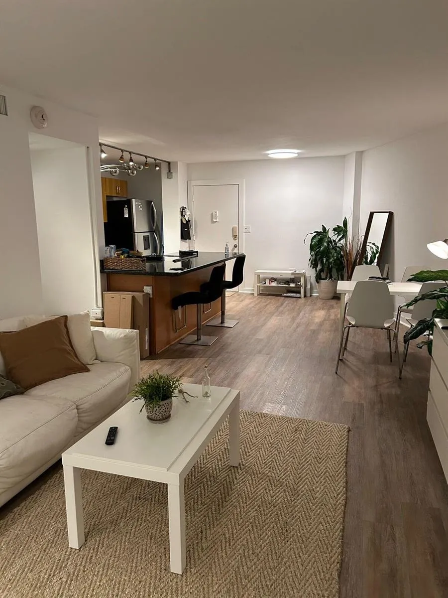 1881 WASHINGTON AVENUE #8E Miami Beach, FL 33139