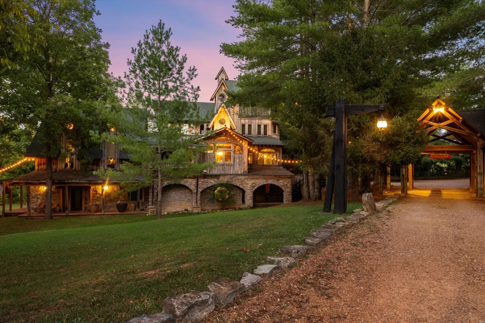 2465 Old Charlotte Pike Franklin, TN 37064