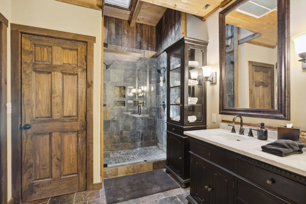 2465 Old Charlotte Pike Franklin, TN 37064