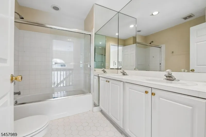 373 Digaetano Ter West Orange, NJ 07052