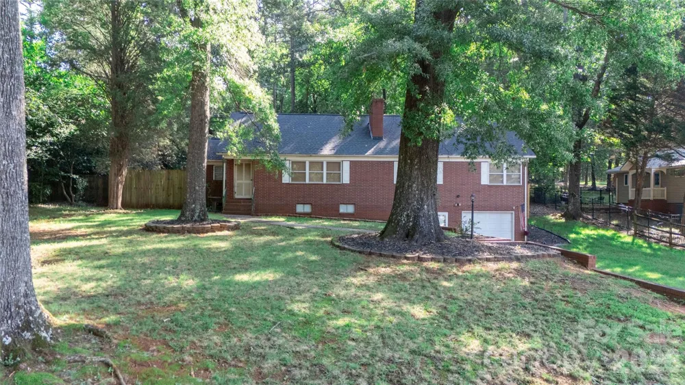 41 Elm Street Badin, NC 28009