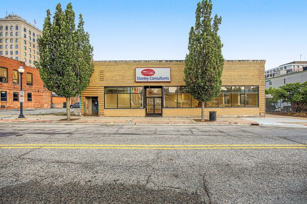 132 W Cortland Street Jackson, MI 49201