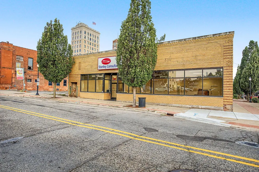 132 W Cortland Street Jackson, MI 49201