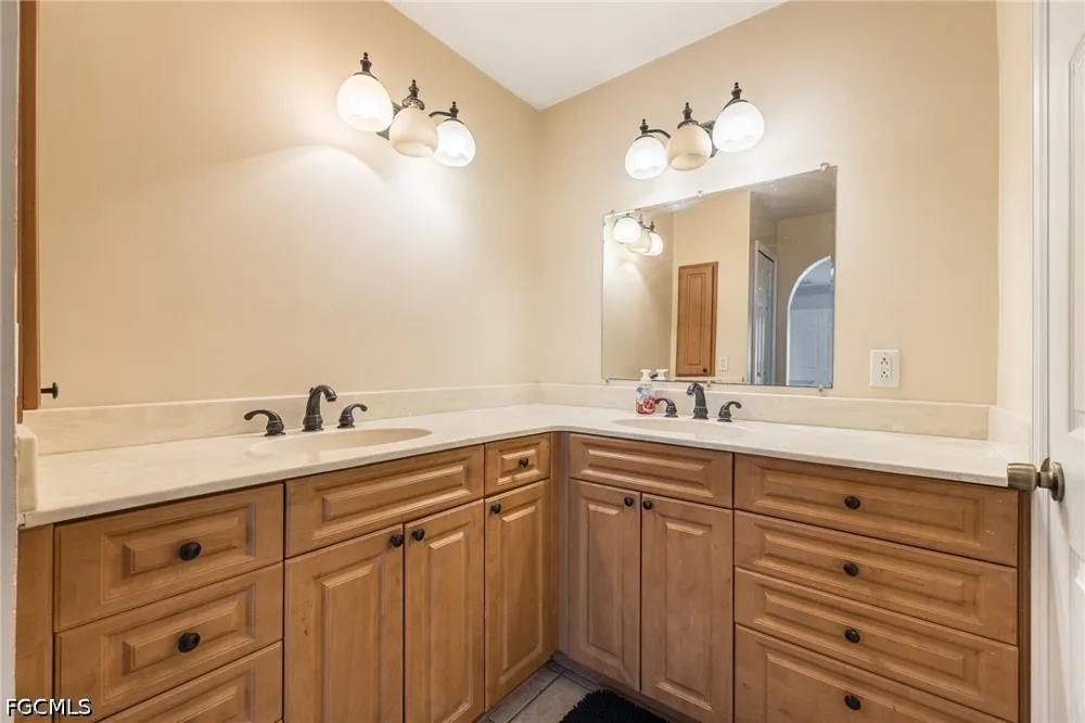 SW 34th Terrace Cape Coral, FL 33914