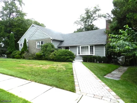 2 Koewing Pl