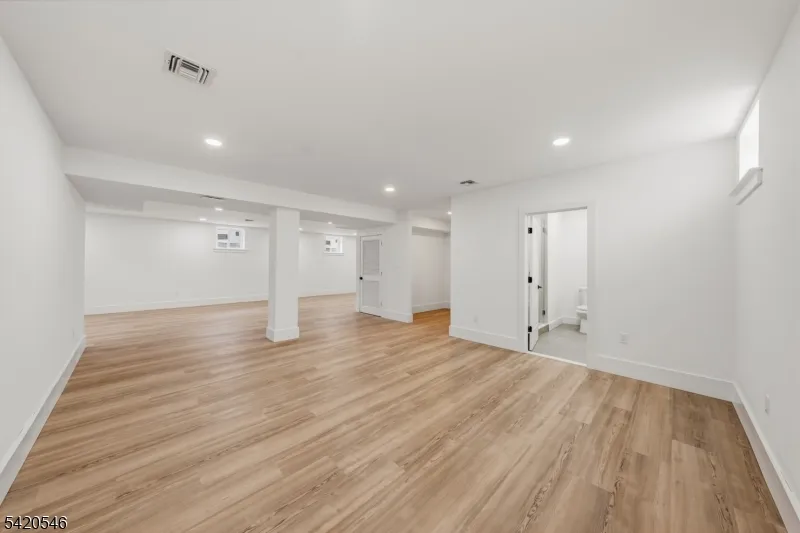 72 Hillside Rd Elizabeth City, NJ 07208