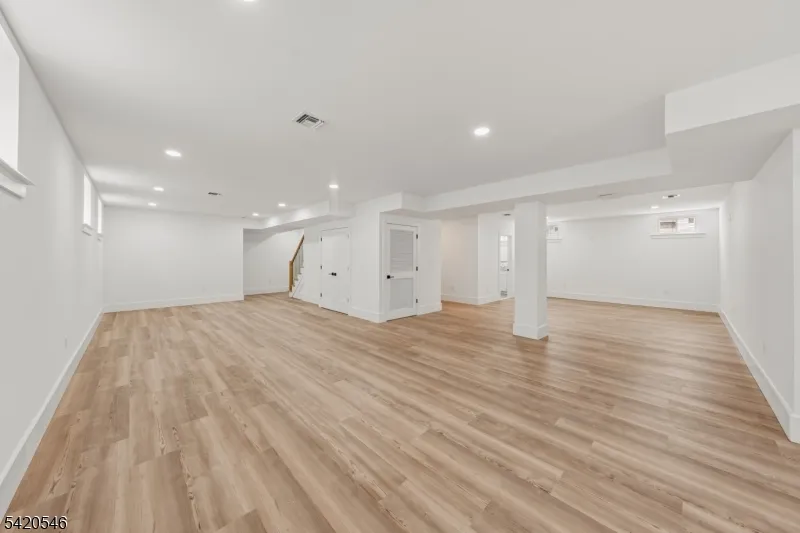 72 Hillside Rd Elizabeth City, NJ 07208