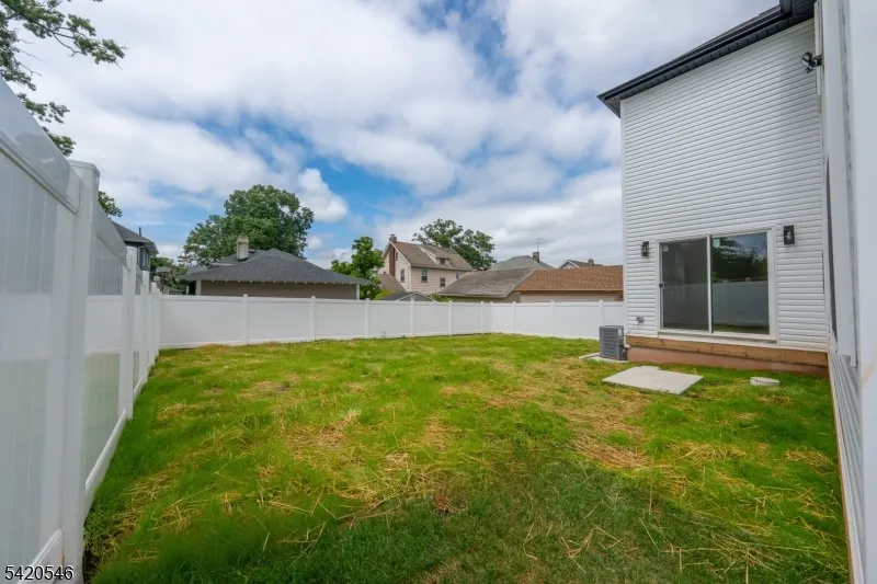 72 Hillside Rd Elizabeth City, NJ 07208