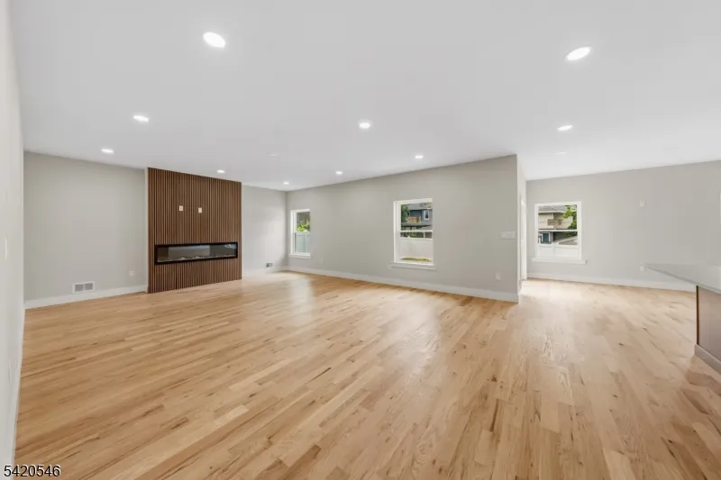 72 Hillside Rd Elizabeth City, NJ 07208
