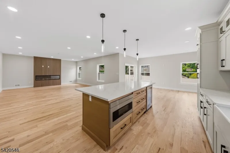72 Hillside Rd Elizabeth City, NJ 07208