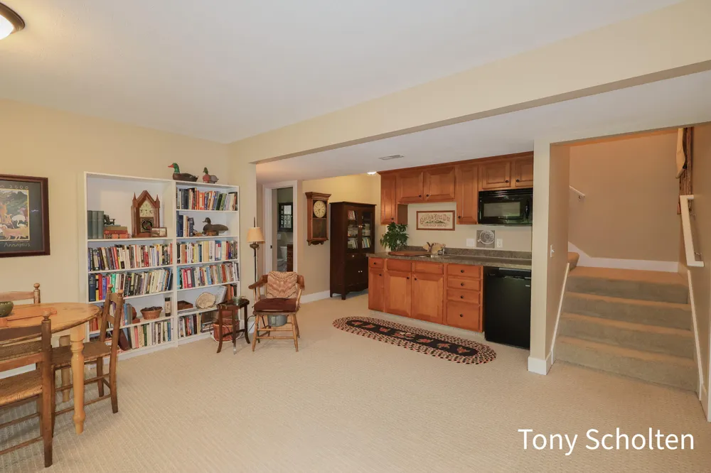 11589 Wilmington Drive Allendale, MI 49401