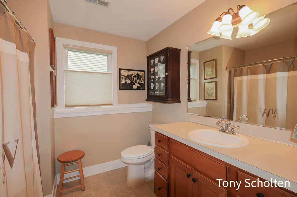 11589 Wilmington Drive Allendale, MI 49401