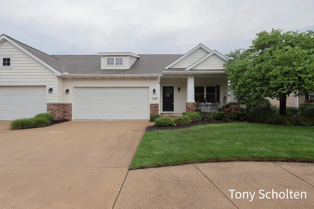 11589 Wilmington Drive Allendale, MI 49401