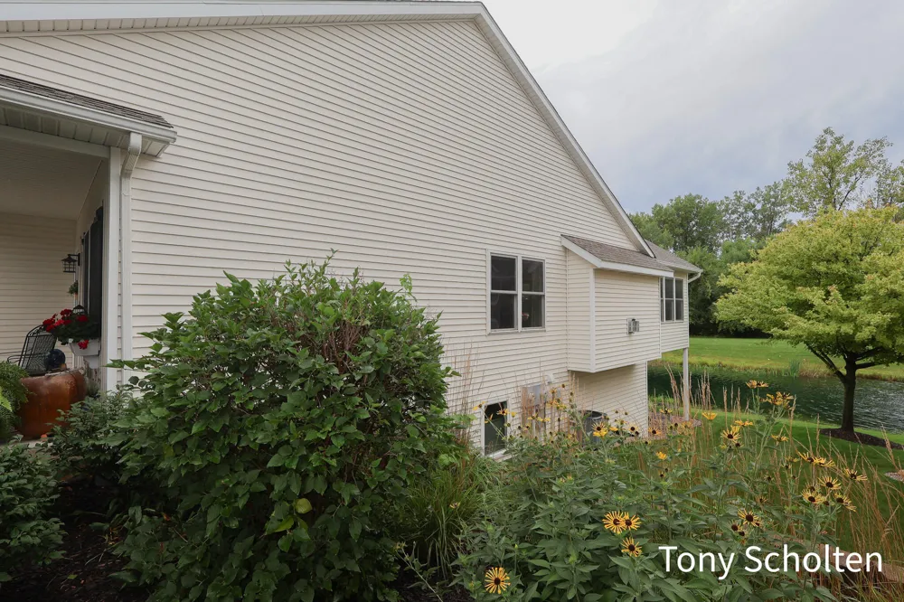 11589 Wilmington Drive Allendale, MI 49401